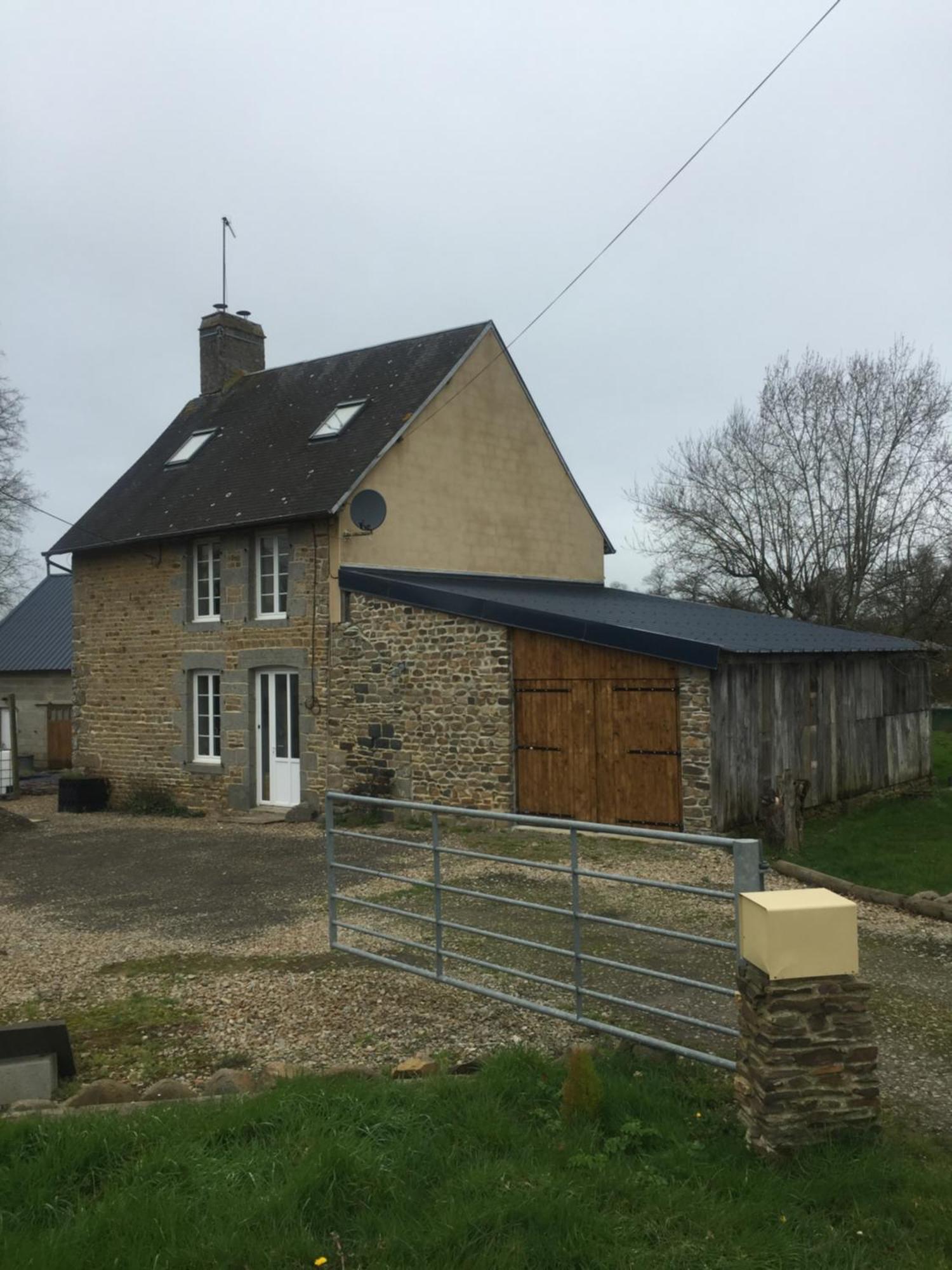 Spacious, Rustic Studio Space For 2 Persons Saint-Cyr-du-Bailleul Exteriör bild